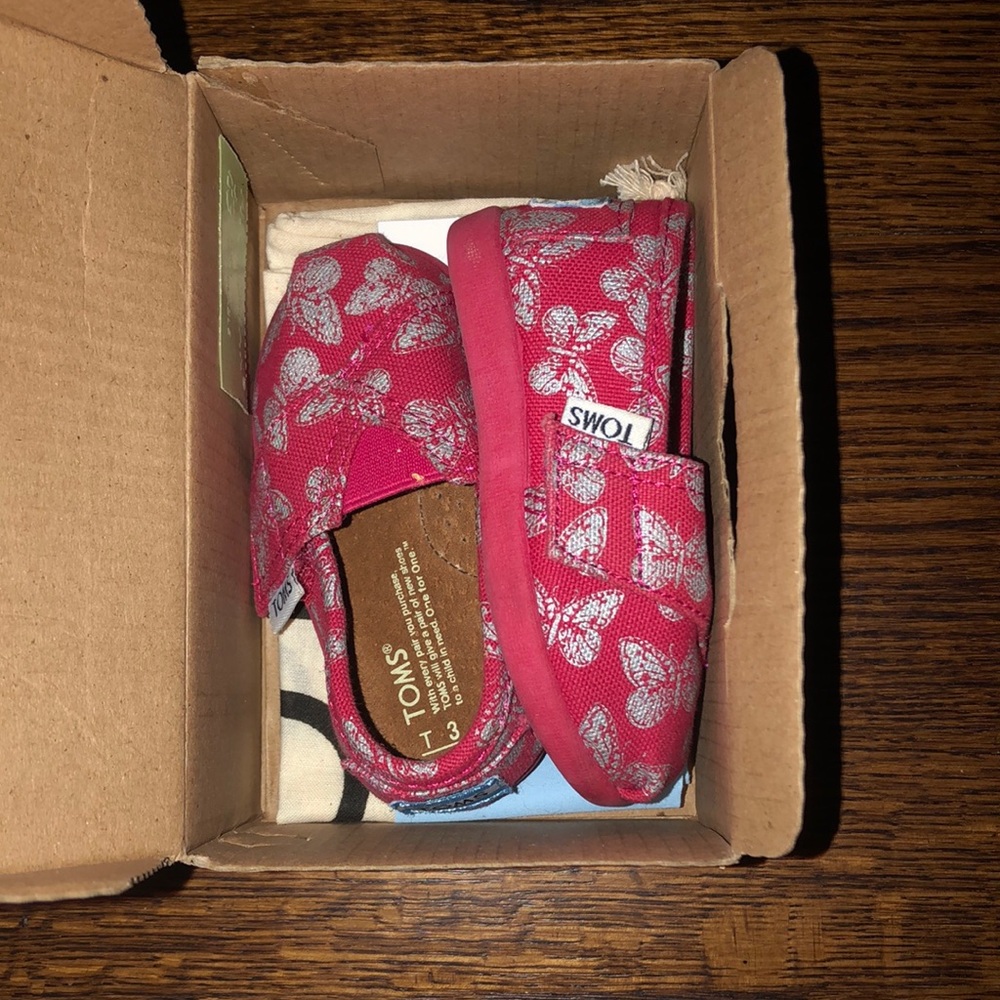 Toms Baby girl butterfly shoes